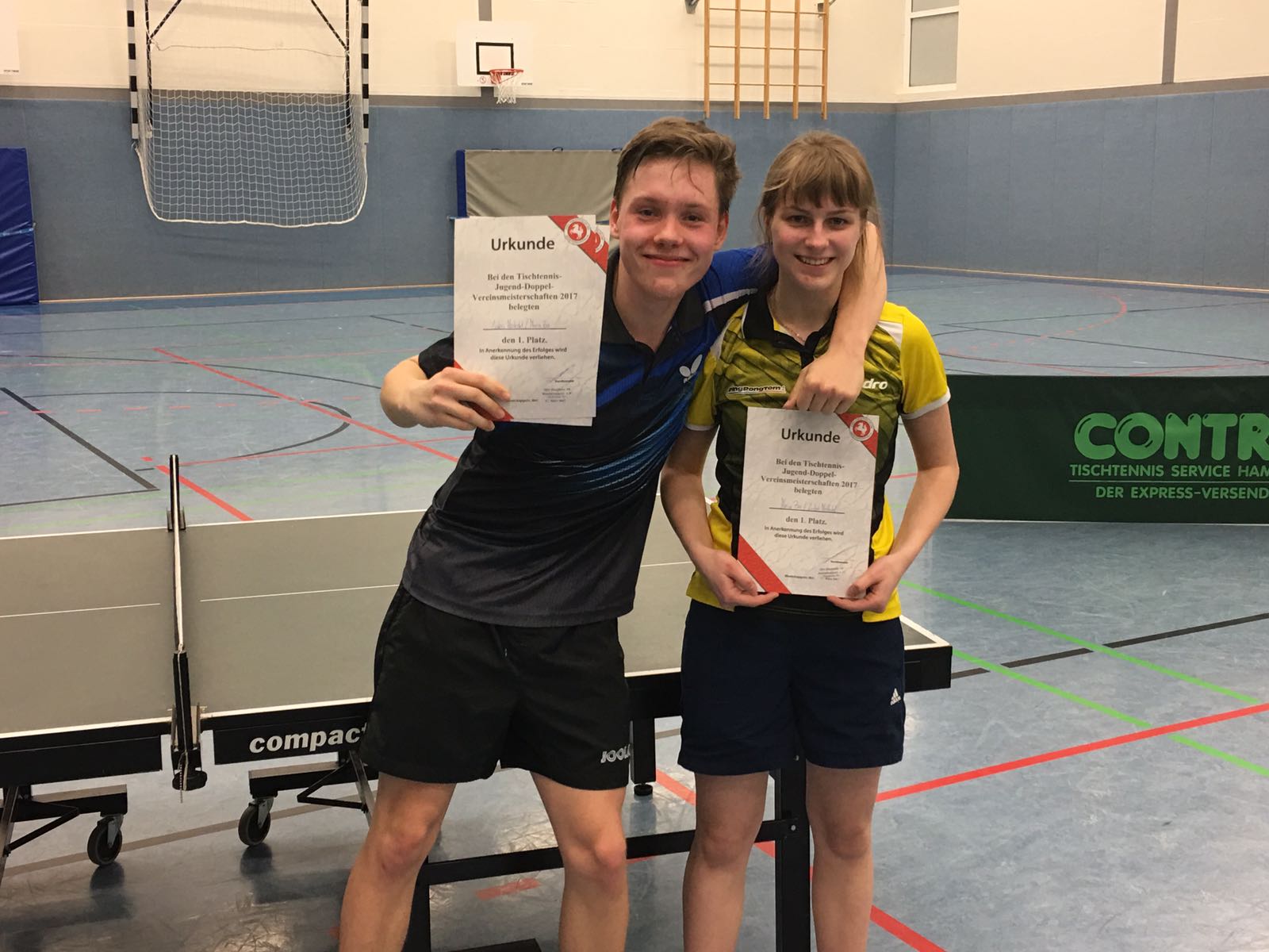 Doppel-Vereinsmeister Lukas Voskuhl und Maria Zer