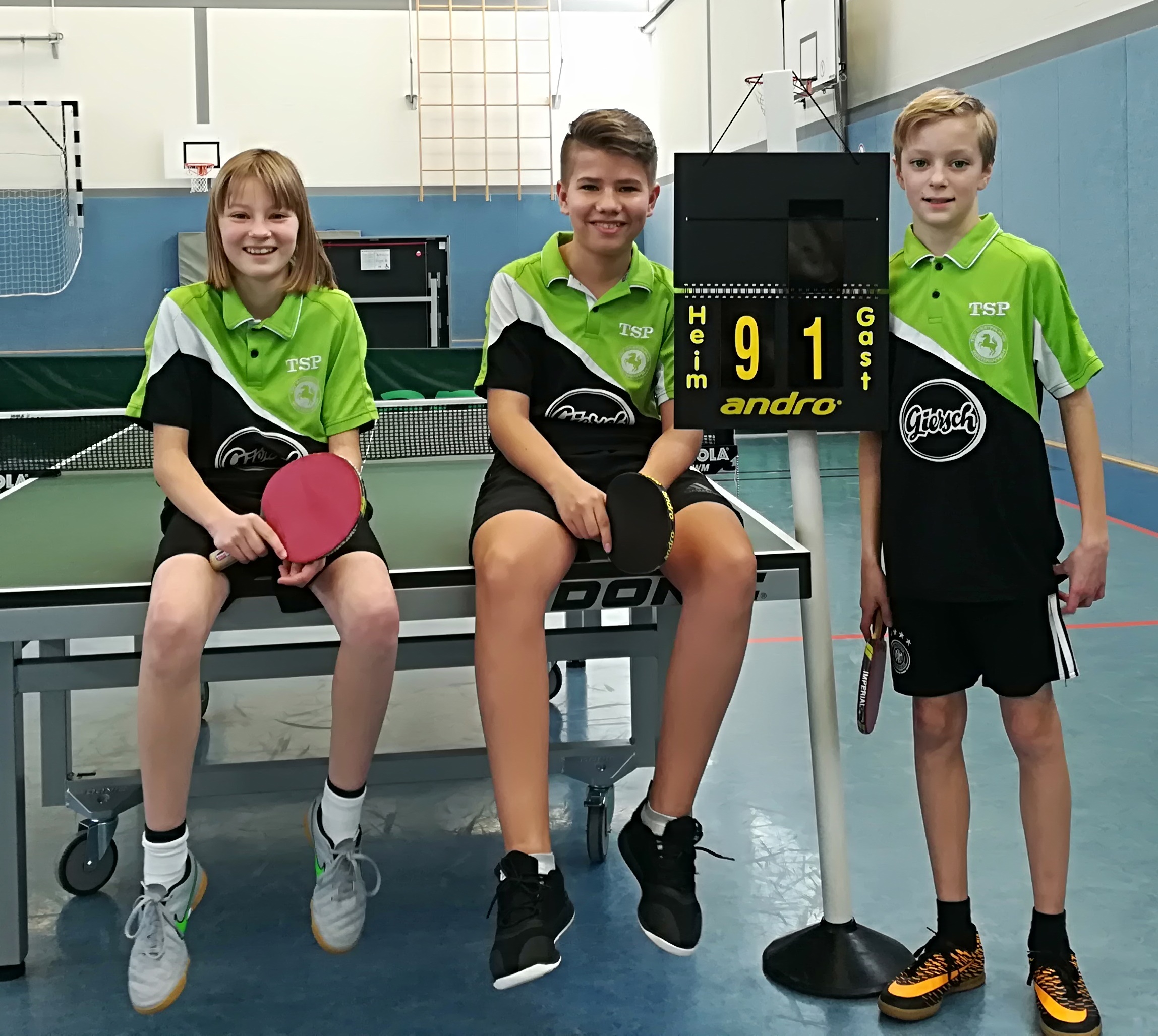 Maria Hoffmann, Jannis Icken und Christian Hoffmann rungen den TTC Lengerich nieder.